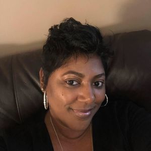 Meet your Posher, Iesha